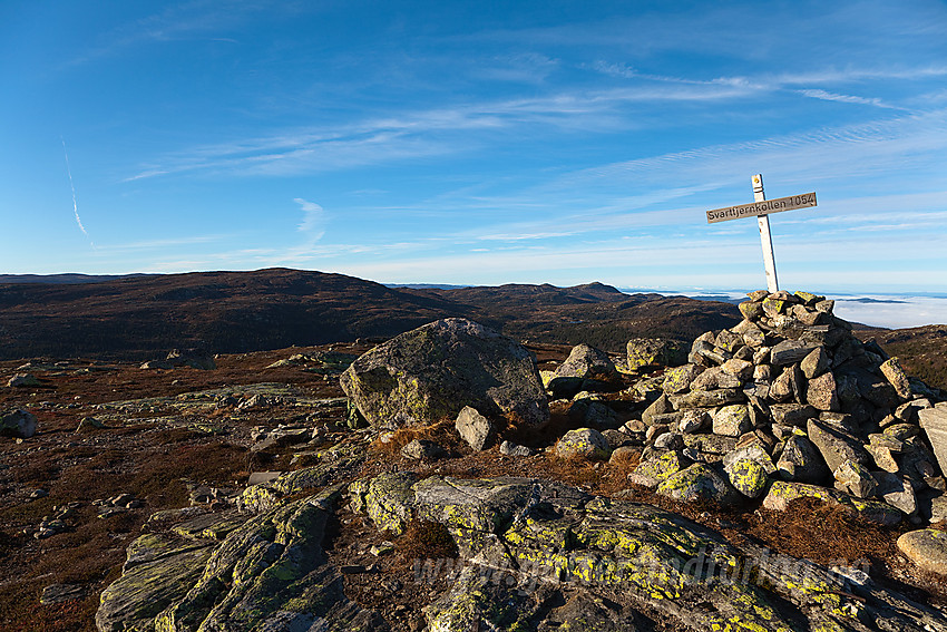 På Svarttjenrkollen i Ådalsfjella med Gyranfisen i bakgrunnen.